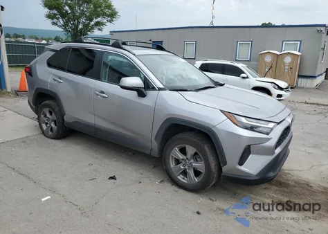 2022 Toyota Rav4 Xle z USA, uszkodzony, nr VIN 4T3RWRFVXNU050291